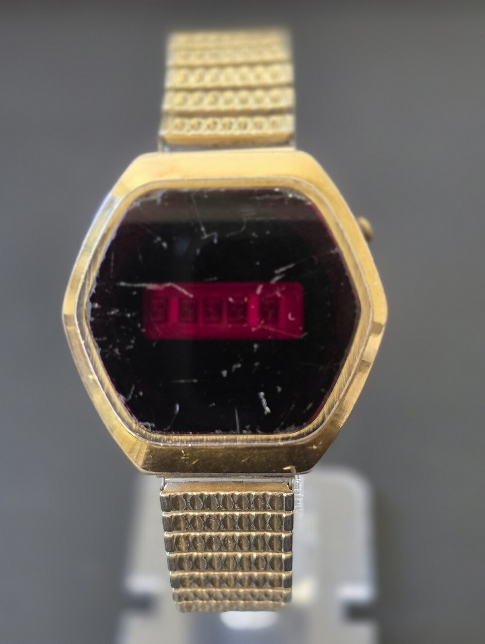 VTG RARE Microsonic Hexagon Red LED Digital 35mm Watch Works - Picture 5 of 12